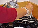 Drizzling rich top batter for khanom krok