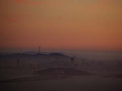 View West from the Berkeley hills (1/45s, f4.5, ISO 400, 207mm eq)